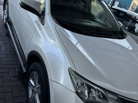 Белый Тойота РАВ 4, объемом двигателя 2.49 л и пробегом 138 тыс. км за 18847 $, фото 1 на Automoto.ua