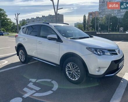 Белый Тойота РАВ 4, объемом двигателя 2.5 л и пробегом 139 тыс. км за 19000 $, фото 1 на Automoto.ua