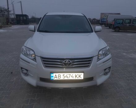 Белый Тойота РАВ 4, объемом двигателя 2.2 л и пробегом 200 тыс. км за 14809 $, фото 1 на Automoto.ua