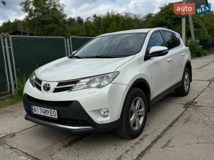 Белый Тойота РАВ 4, объемом двигателя 2.23 л и пробегом 221 тыс. км за 15000 $, фото 1 на Automoto.ua