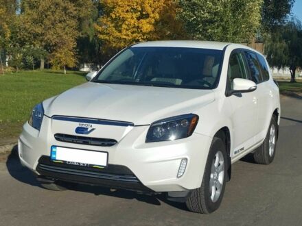 Тойота РАВ 4 2013 в Харькове на Automoto.ua Белый Тойота РАВ 4, объемом двигателя 0 л и пробегом 150 тыс. км за 18015 $, фото 1 на Automoto.ua
