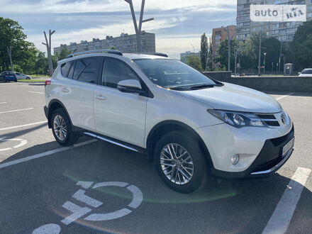 Тойота РАВ 4 2013 у Харкові на Automoto.ua Білий Тойота РАВ 4, об'ємом двигуна 2.5 л та пробігом 139 тис. км за 20500 $, фото 1 на Automoto.ua
