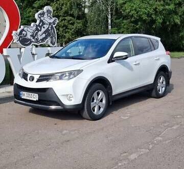Тойота РАВ 4 2014 у Рівному на Automoto.ua Білий Тойота РАВ 4, об'ємом двигуна 2.2 л та пробігом 190 тис. км за 19500 $, фото 1 на Automoto.ua