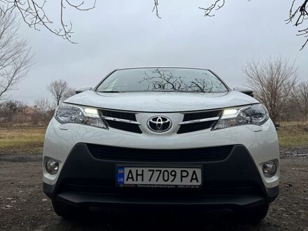 Тойота РАВ 4 2014 в Славянске на Automoto.ua Белый Тойота РАВ 4, объемом двигателя 2 л и пробегом 132 тыс. км за 18000 $, фото 1 на Automoto.ua