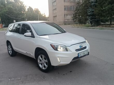 Белый Тойота РАВ 4, объемом двигателя 0 л и пробегом 190 тыс. км за 12000 $, фото 1 на Automoto.ua