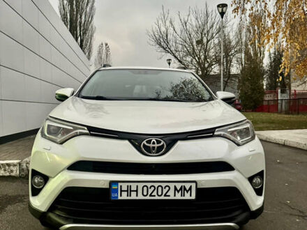 Білий Тойота РАВ 4, об'ємом двигуна 2.23 л та пробігом 157 тис. км за 25000 $, фото 1 на Automoto.ua