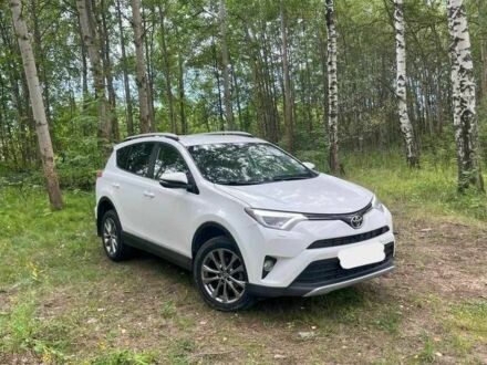 Белый Тойота РАВ 4, объемом двигателя 2.5 л и пробегом 137 тыс. км за 14500 $, фото 1 на Automoto.ua