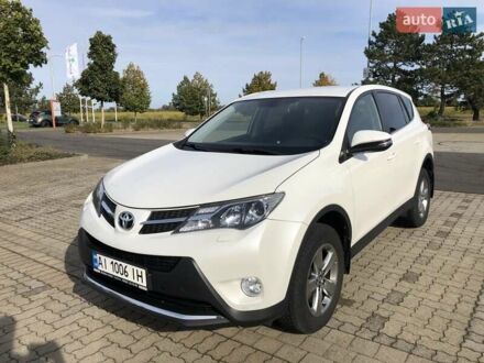 Тойота РАВ 4 2015 в Борисполе на Automoto.ua Белый Тойота РАВ 4, объемом двигателя 2.23 л и пробегом 74 тыс. км за 20900 $, фото 1 на Automoto.ua