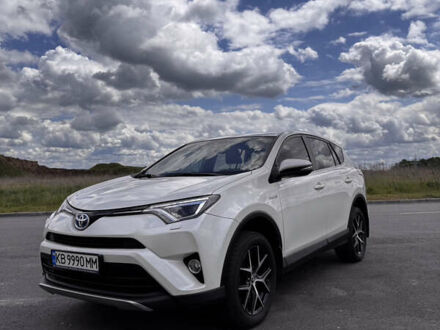 Тойота РАВ 4 2016 в Виннице на Automoto.ua Белый Тойота РАВ 4, объемом двигателя 2.49 л и пробегом 124 тыс. км за 23800 $, фото 1 на Automoto.ua