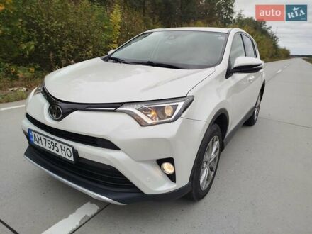 Білий Тойота РАВ 4, об'ємом двигуна 1.99 л та пробігом 194 тис. км за 18500 $, фото 1 на Automoto.ua