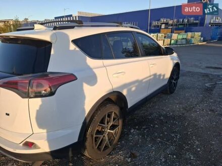Тойота РАВ 4 2016 в Черкассах на Automoto.ua Белый Тойота РАВ 4, объемом двигателя 2.49 л и пробегом 130 тыс. км за 19000 $, фото 1 на Automoto.ua