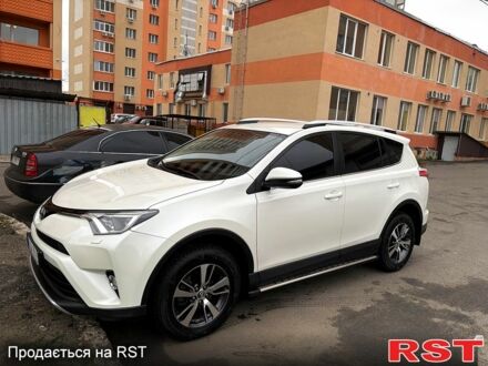 Белый Тойота РАВ 4, объемом двигателя 2 л и пробегом 45 тыс. км за 22500 $, фото 1 на Automoto.ua