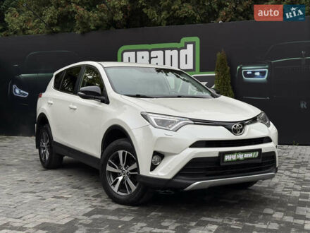 Тойота РАВ 4 2016 у Києві на Automoto.ua Білий Тойота РАВ 4, об'ємом двигуна 1.99 л та пробігом 115 тис. км за 21990 $, фото 1 на Automoto.ua
