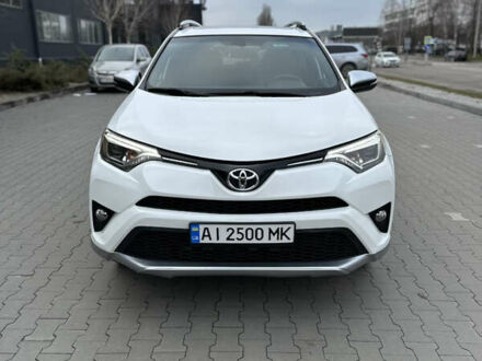 Тойота РАВ 4 2016 в Белой Церкве на Automoto.ua Белый Тойота РАВ 4, объемом двигателя 2.49 л и пробегом 88 тыс. км за 21300 $, фото 1 на Automoto.ua