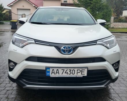 Белый Тойота РАВ 4, объемом двигателя 2.5 л и пробегом 114 тыс. км за 23989 $, фото 1 на Automoto.ua
