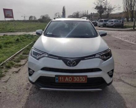 Белый Тойота РАВ 4, объемом двигателя 2 л и пробегом 135 тыс. км за 13999 $, фото 1 на Automoto.ua