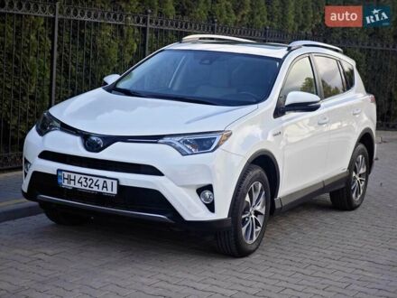 Тойота РАВ 4 2016 в Одессе на Automoto.ua Белый Тойота РАВ 4, объемом двигателя 2.49 л и пробегом 45 тыс. км за 22000 $, фото 1 на Automoto.ua