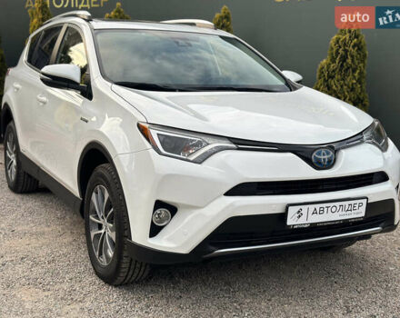 Тойота РАВ 4 2016 в Одессе на Automoto.ua Белый Тойота РАВ 4, объемом двигателя 2.49 л и пробегом 45 тыс. км за 21600 $, фото 1 на Automoto.ua