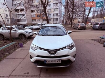 Белый Тойота РАВ 4, объемом двигателя 2.23 л и пробегом 196 тыс. км за 22500 $, фото 1 на Automoto.ua