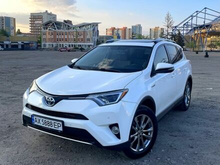 Белый Тойота РАВ 4, объемом двигателя 2.5 л и пробегом 154 тыс. км за 22900 $, фото 1 на Automoto.ua