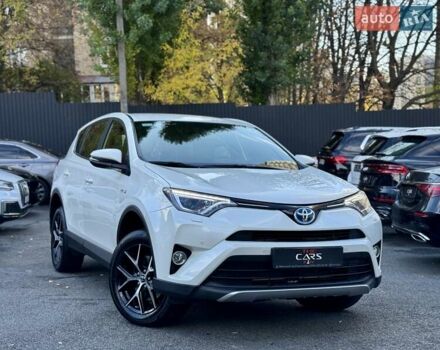 Тойота РАВ 4 2016 в Киеве на Automoto.ua Белый Тойота РАВ 4, объемом двигателя 2.5 л и пробегом 165 тыс. км за 22200 $, фото 1 на Automoto.ua