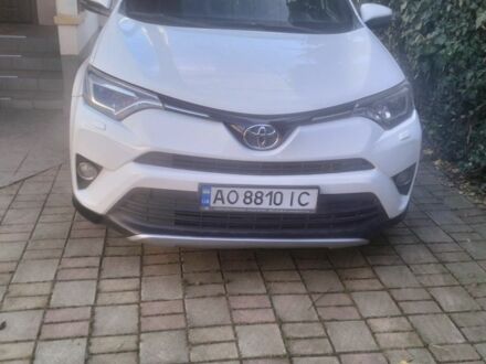 Белый Тойота РАВ 4, объемом двигателя 2.2 л и пробегом 188 тыс. км за 20000 $, фото 1 на Automoto.ua