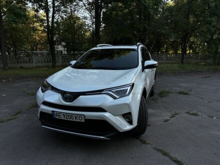 Білий Тойота РАВ 4, об'ємом двигуна 2.5 л та пробігом 139 тис. км за 21500 $, фото 1 на Automoto.ua