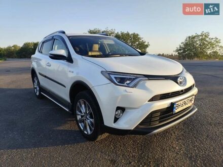 Тойота РАВ 4 2016 в Одессе на Automoto.ua Белый Тойота РАВ 4, объемом двигателя 2.5 л и пробегом 122 тыс. км за 21500 $, фото 1 на Automoto.ua