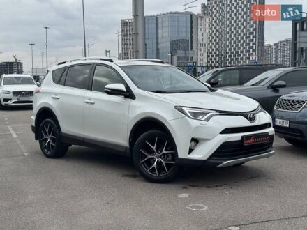 Белый Тойота РАВ 4, объемом двигателя 1.99 л и пробегом 160 тыс. км за 19500 $, фото 1 на Automoto.ua