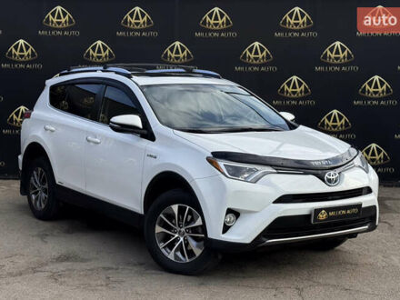 Тойота РАВ 4 2016 в Киеве на Automoto.ua Белый Тойота РАВ 4, объемом двигателя 2.49 л и пробегом 114 тыс. км за 21999 $, фото 1 на Automoto.ua