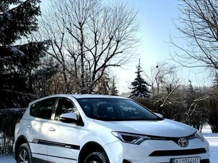 Білий Тойота РАВ 4, об'ємом двигуна 1.99 л та пробігом 107 тис. км за 21250 $, фото 1 на Automoto.ua