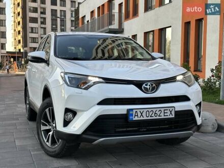 Белый Тойота РАВ 4, объемом двигателя 2 л и пробегом 93 тыс. км за 21000 $, фото 1 на Automoto.ua