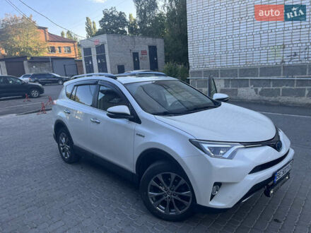 Белый Тойота РАВ 4, объемом двигателя 2.49 л и пробегом 107 тыс. км за 26000 $, фото 1 на Automoto.ua