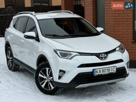 Белый Тойота РАВ 4, объемом двигателя 2.23 л и пробегом 98 тыс. км за 23300 $, фото 1 на Automoto.ua