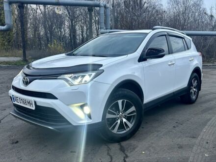 Белый Тойота РАВ 4, объемом двигателя 2 л и пробегом 180 тыс. км за 15200 $, фото 1 на Automoto.ua