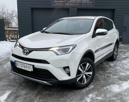 Белый Тойота РАВ 4, объемом двигателя 1.99 л и пробегом 107 тыс. км за 17800 $, фото 1 на Automoto.ua