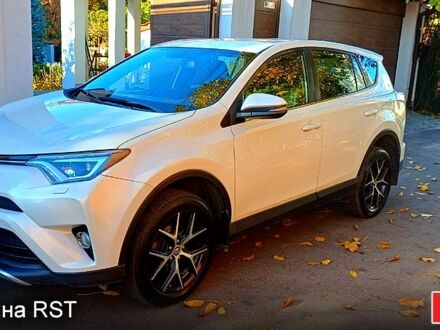 Белый Тойота РАВ 4, объемом двигателя 2.2 л и пробегом 188 тыс. км за 21000 $, фото 1 на Automoto.ua