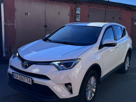 Белый Тойота РАВ 4, объемом двигателя 1.99 л и пробегом 187 тыс. км за 16900 $, фото 1 на Automoto.ua