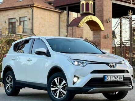 Тойота РАВ 4 2017 у Одесі на Automoto.ua Білий Тойота РАВ 4, об'ємом двигуна 1.99 л та пробігом 111 тис. км за 19999 $, фото 1 на Automoto.ua