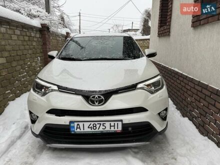 Белый Тойота РАВ 4, объемом двигателя 2.23 л и пробегом 105 тыс. км за 24000 $, фото 1 на Automoto.ua