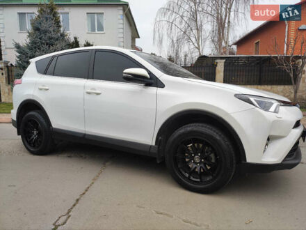 Белый Тойота РАВ 4, объемом двигателя 2 л и пробегом 115 тыс. км за 22800 $, фото 1 на Automoto.ua
