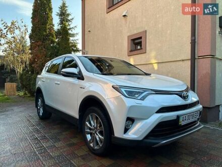 Белый Тойота РАВ 4, объемом двигателя 2.5 л и пробегом 108 тыс. км за 25300 $, фото 1 на Automoto.ua