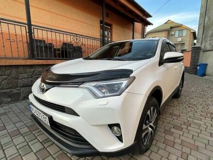 Белый Тойота РАВ 4, объемом двигателя 2 л и пробегом 165 тыс. км за 20500 $, фото 1 на Automoto.ua