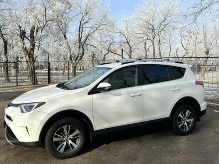 Белый Тойота РАВ 4, объемом двигателя 2 л и пробегом 109 тыс. км за 21500 $, фото 1 на Automoto.ua