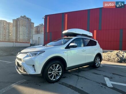 Білий Тойота РАВ 4, об'ємом двигуна 2.49 л та пробігом 140 тис. км за 24000 $, фото 1 на Automoto.ua