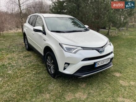 Белый Тойота РАВ 4, объемом двигателя 2.49 л и пробегом 204 тыс. км за 21900 $, фото 1 на Automoto.ua