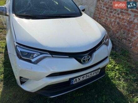 Білий Тойота РАВ 4, об'ємом двигуна 2.49 л та пробігом 97 тис. км за 15000 $, фото 1 на Automoto.ua
