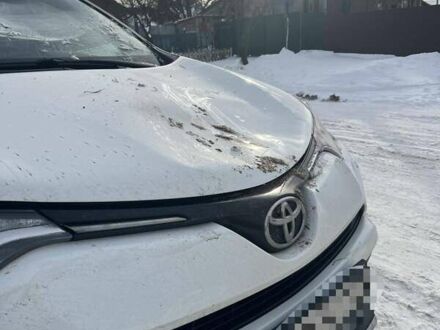 Білий Тойота РАВ 4, об'ємом двигуна 2.23 л та пробігом 200 тис. км за 10500 $, фото 1 на Automoto.ua