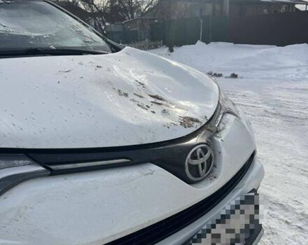 Белый Тойота РАВ 4, объемом двигателя 2.23 л и пробегом 200 тыс. км за 10500 $, фото 1 на Automoto.ua