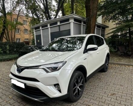 Тойота РАВ 4 2017 в Киеве на Automoto.ua Белый Тойота РАВ 4, объемом двигателя 2 л и пробегом 116 тыс. км за 8000 $, фото 1 на Automoto.ua